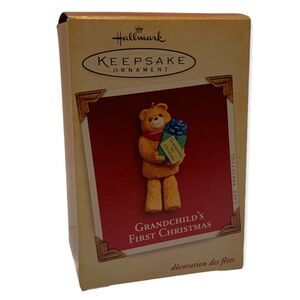 Hallmark - Keepsake Ornament Grandchild's First Christmas 2005